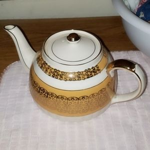 1930's Saddler Staffordshire Vintage Teapot